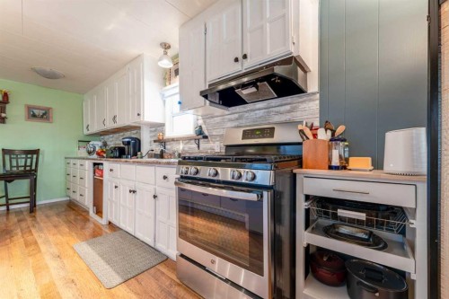 104 2Nd Street, Warner, AB - Indoor Photo Showing Kitchen