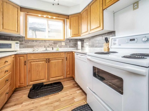1708 21 Avenue, Coaldale, AB - Indoor Photo Showing Kitchen
