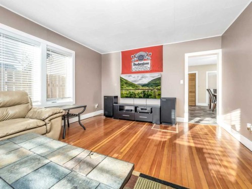 1708 21 Avenue, Coaldale, AB - Indoor Photo Showing Living Room