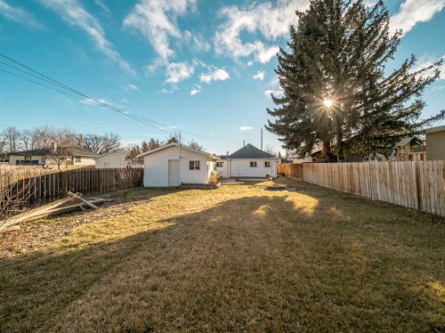 1708 21 Avenue, Coaldale, AB - Outdoor