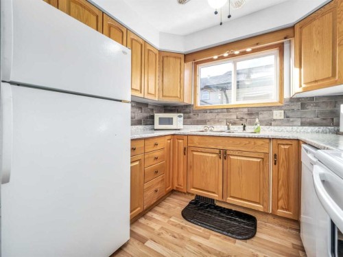 1708 21 Avenue, Coaldale, AB - Indoor Photo Showing Kitchen