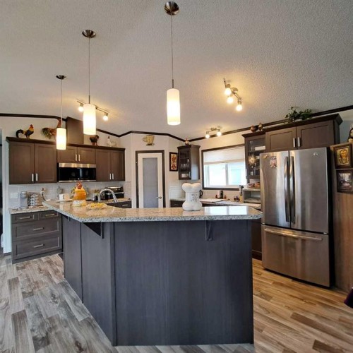 212 Engineer Avenue, Coaldale, AB 