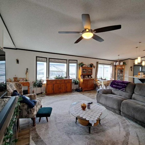 212 Engineer Avenue, Coaldale, AB 