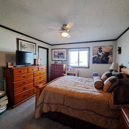 212 Engineer Avenue, Coaldale, AB 