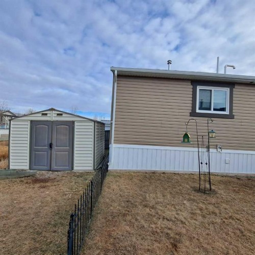 212 Engineer Avenue, Coaldale, AB 