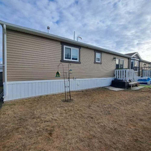 212 Engineer Avenue, Coaldale, AB 