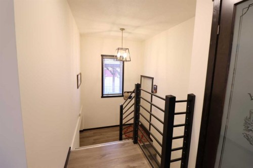 1124 2 Ave, Vauxhall, AB - Indoor Photo Showing Other Room