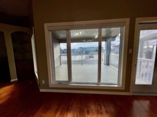 565 Edinburgh Road West, Lethbridge, AB - Indoor Photo Showing Other Room