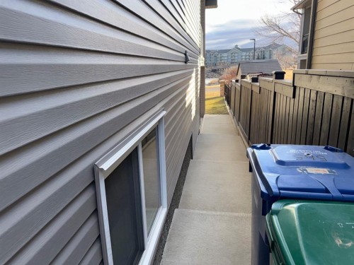 565 Edinburgh Road West, Lethbridge, AB - Outdoor With Exterior