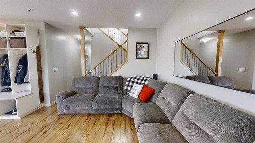 62072 Range Rd 215, Welling, AB - Indoor Photo Showing Living Room