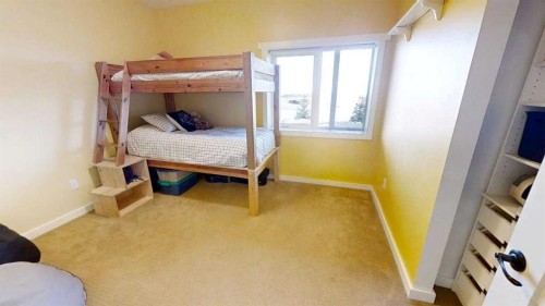 62072 Range Rd 215, Welling, AB - Indoor Photo Showing Bedroom
