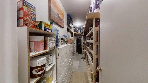 62072 Range Rd 215, Welling, AB - Indoor