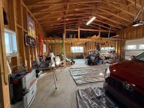 62072 Range Rd 215, Welling, AB - Indoor Photo Showing Garage
