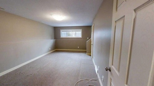 633 48 Avenue, Coalhurst, AB - Indoor Photo Showing Other Room
