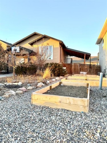 633 48 Avenue, Coalhurst, AB - Outdoor