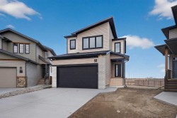 241 Blackwolf Place NORTH Lethbridge, AB T1H 7J2