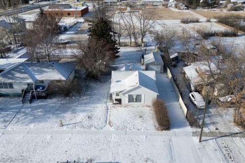 236 N 100 W, Raymond, AB - Outdoor