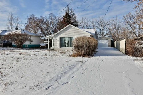 236 N 100 W, Raymond, AB - Outdoor