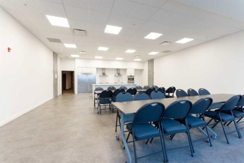 133-102 Scenic Drive North, Lethbridge, AB - Indoor