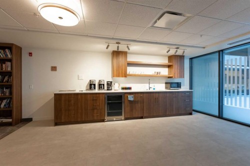 133-102 Scenic Drive North, Lethbridge, AB - Indoor Photo Showing Kitchen