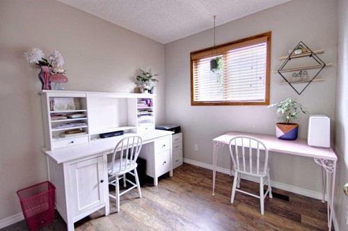 46 Heritage Crescent West, Lethbridge, AB - Indoor Photo Showing Office