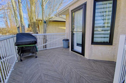 46 Heritage Crescent West, Lethbridge, AB - Outdoor With Exterior