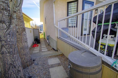 46 Heritage Crescent West, Lethbridge, AB - Outdoor