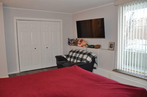 134-1237 4 Avenue South, Lethbridge, AB - Indoor Photo Showing Bedroom