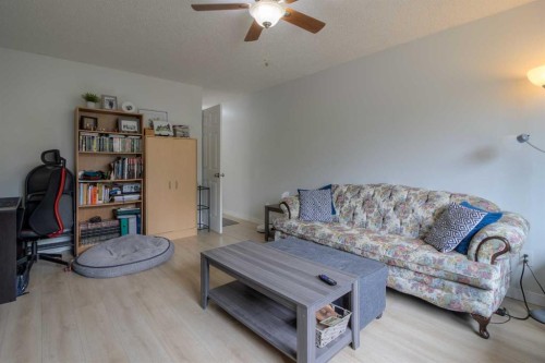 7 Cayuga Place West, Lethbridge, AB - Indoor