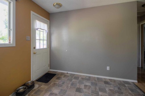 78 Purdue Court West, Lethbridge, AB - Indoor Photo Showing Other Room