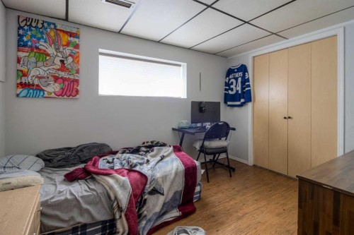 78 Purdue Court West, Lethbridge, AB - Indoor Photo Showing Bedroom