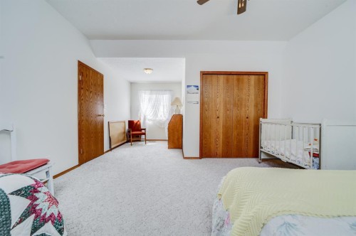 161078 Twp  132 Road, Vauxhall, AB - Indoor Photo Showing Bedroom