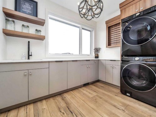 19 Stonecrest Point West, Lethbridge, AB - Indoor Photo Showing Laundry Room