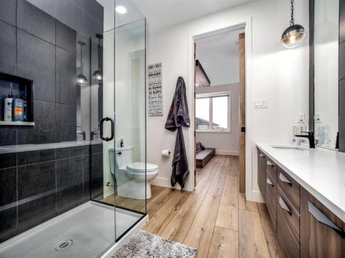 19 Stonecrest Point West, Lethbridge, AB - Indoor Photo Showing Bathroom