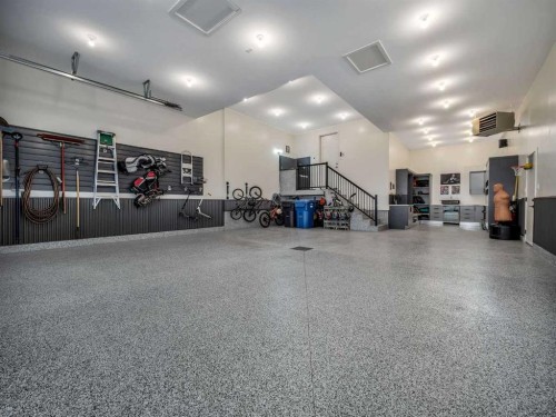 19 Stonecrest Point West, Lethbridge, AB - Indoor Photo Showing Garage