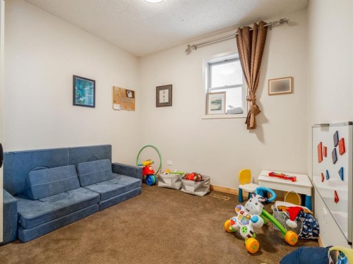 90 Chippewa Crescent West, Lethbridge, AB - Indoor