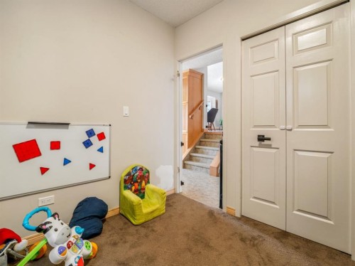 90 Chippewa Crescent West, Lethbridge, AB - Indoor Photo Showing Other Room