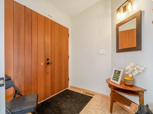 90 Chippewa Crescent West, Lethbridge, AB - Indoor Photo Showing Other Room