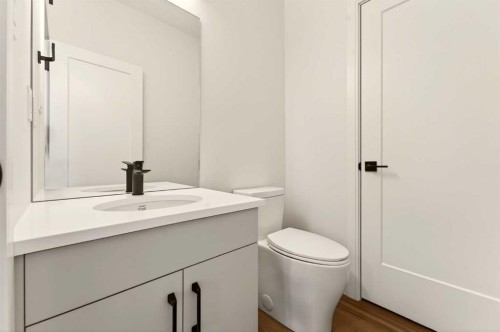 773 Violet Place West, Lethbridge, AB - Indoor Photo Showing Bathroom