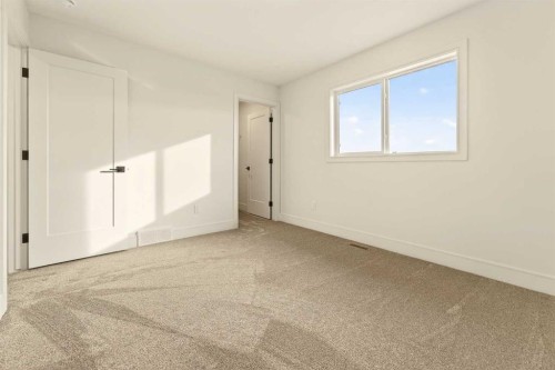 773 Violet Place West, Lethbridge, AB - Indoor Photo Showing Other Room