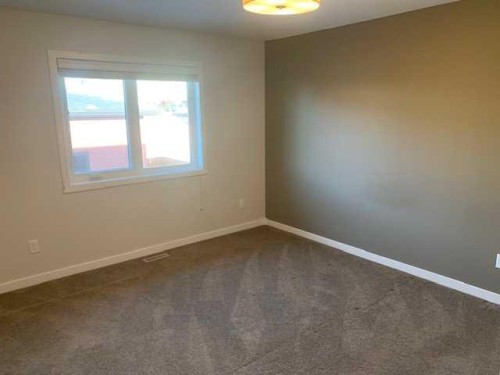 359 Caledonia Boulevard West, Lethbridge, AB 