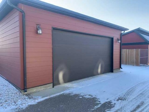 359 Caledonia Boulevard West, Lethbridge, AB 