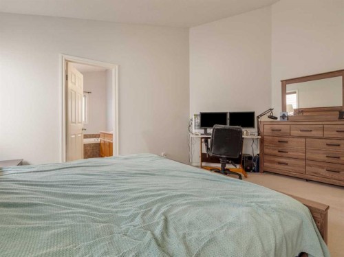 47 Kodiak Boulevard North, Lethbridge, AB - Indoor Photo Showing Bedroom