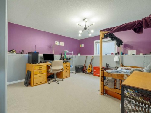 47 Kodiak Boulevard North, Lethbridge, AB - Indoor Photo Showing Other Room