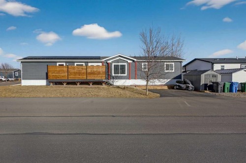 5004 Seasons Boulevard, Coaldale, AB - Outdoor