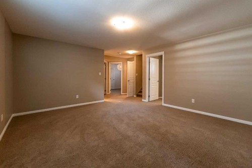 733 Twinriver Loop West, Lethbridge, AB - Indoor Photo Showing Other Room