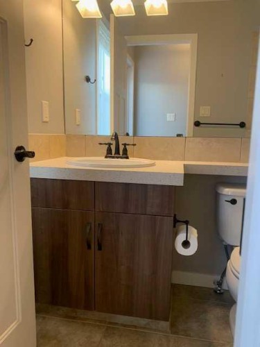 165 Lynx Road North, Lethbridge, AB 