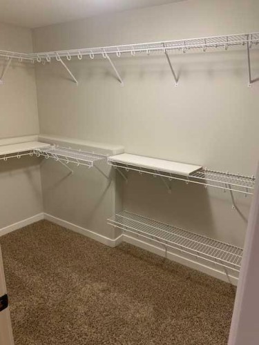 165 Lynx Road North, Lethbridge, AB 