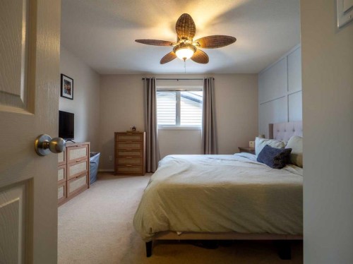 263 Mt Sunburst Way West, Lethbridge, AB - Indoor Photo Showing Bedroom