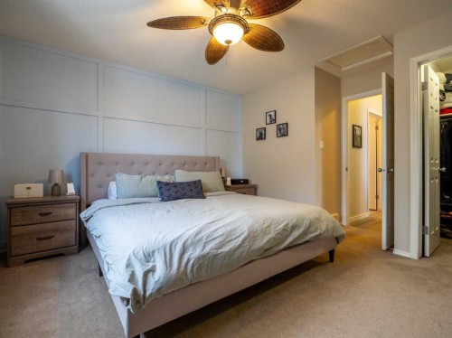 263 Mt Sunburst Way West, Lethbridge, AB - Indoor Photo Showing Bedroom